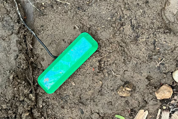 無限發(fā)電不是夢了嗎 微生物燃料電池大突破：只要土壤中有碳就行！